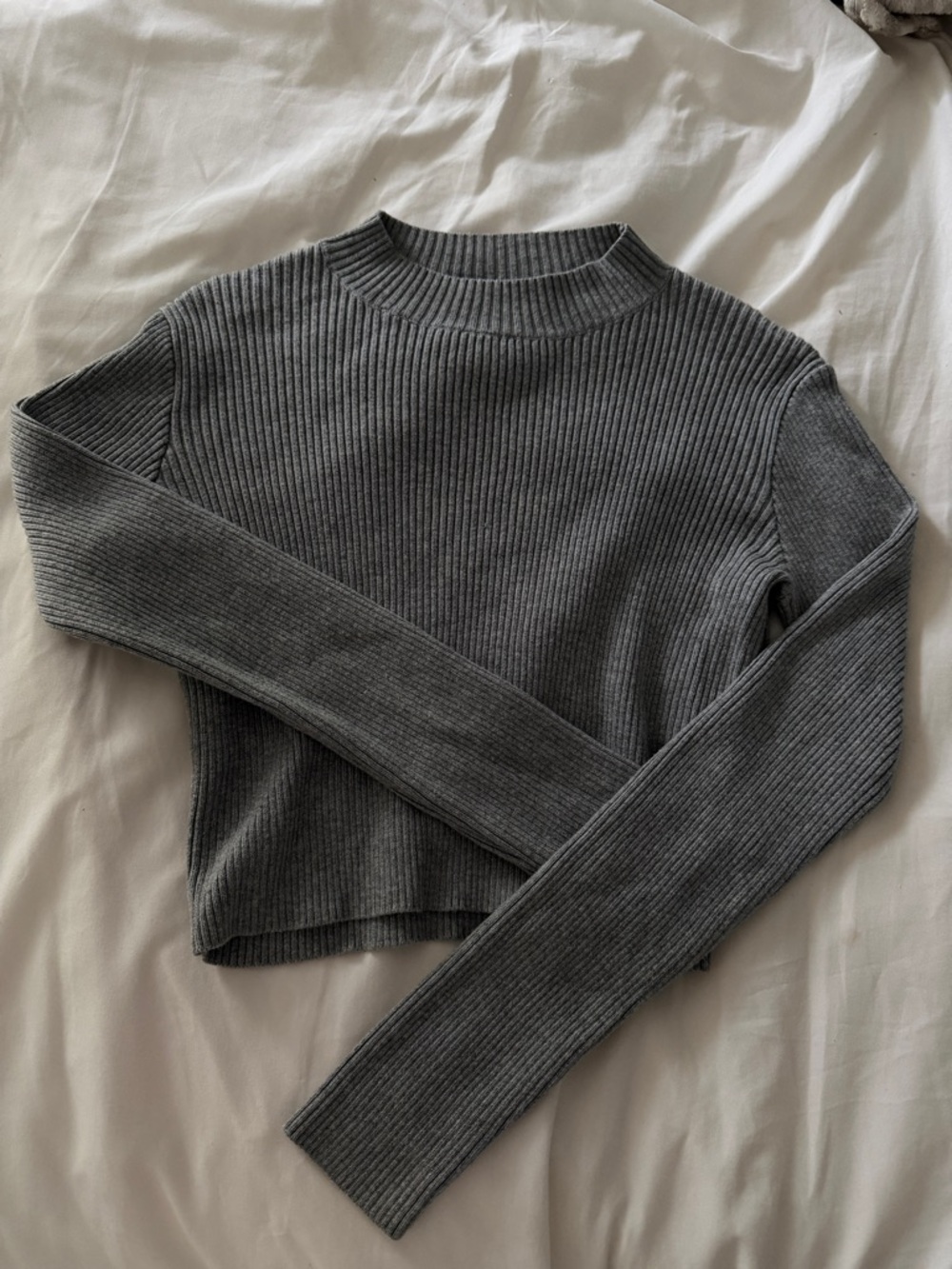 Brandy Melville Ribbed Mock Neck Cropped Sweater - Gray